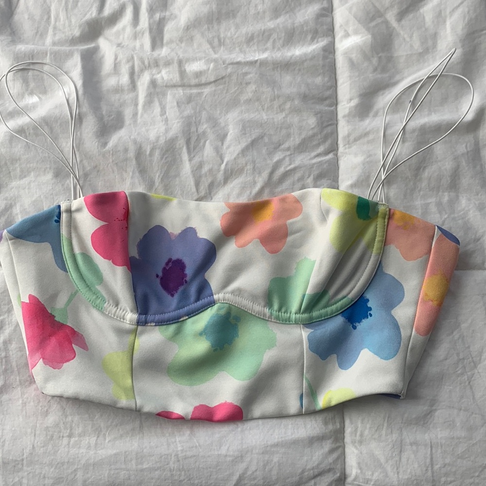 White fox floral top